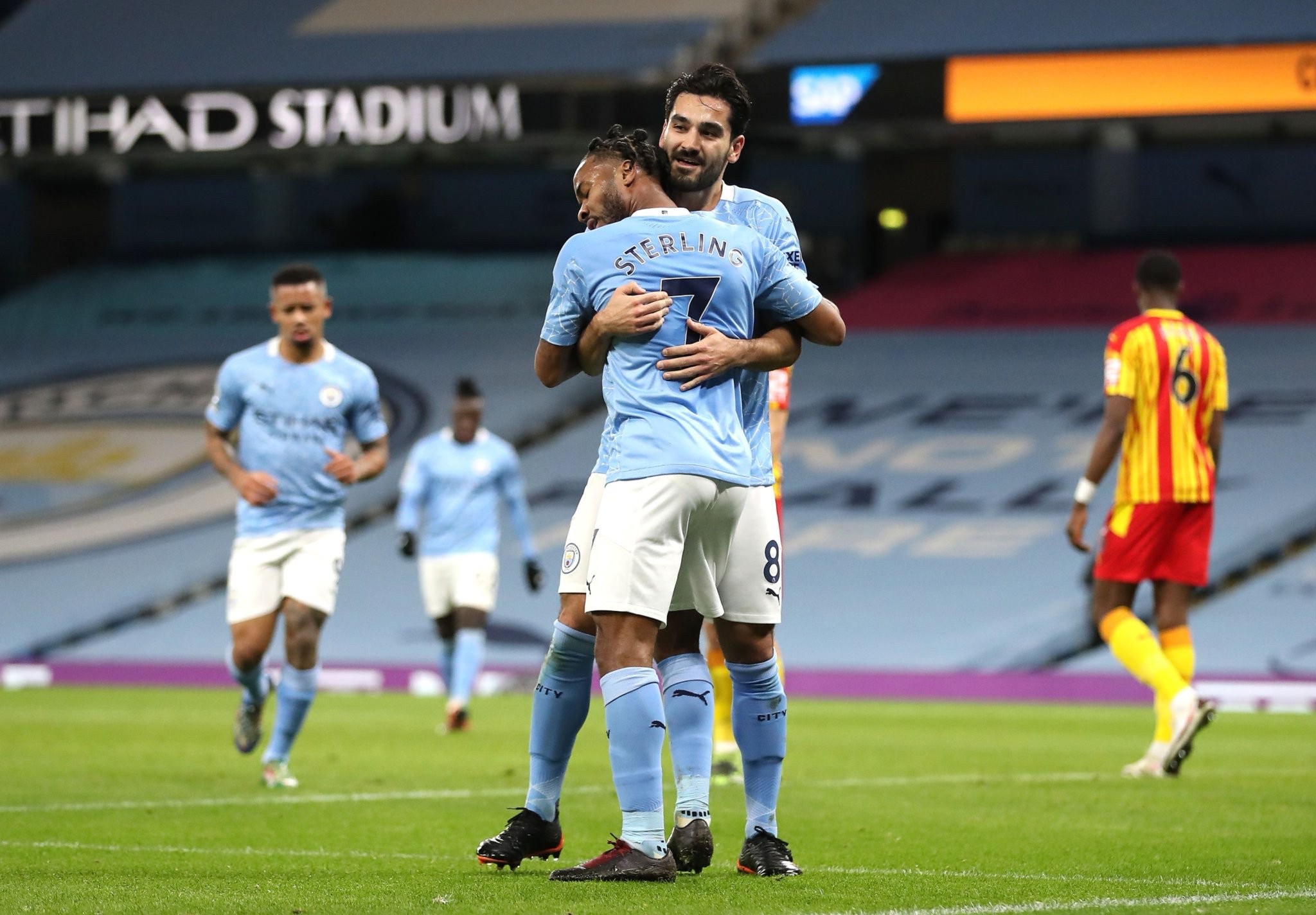 也能深入理 也能深入理